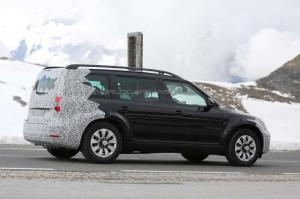 Шпионские снимки Skoda Snowman / Polar 2016 года 