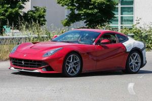 Спорткар Ferrari F12 М впервые замечен на тестах