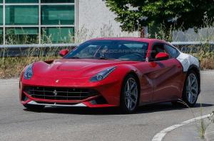 Шпионские снимки Ferrari F12 M 2016 года 