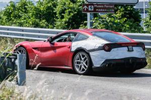 Шпионские снимки Ferrari F12 M 2016 года 