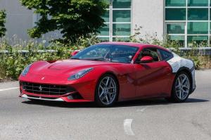 Шпионские снимки Ferrari F12 M 2016 года 