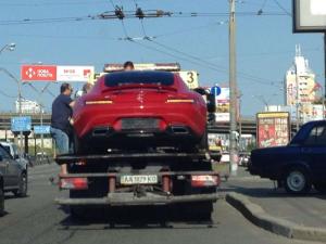 Разбитый Mercedes-AMG GT в Киеве 