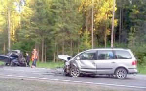 В Минской области лоб в лоб столкнулись VW и Ford: один человек погиб, двое - в больнице