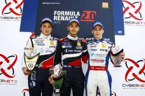 Матевос Исаакян выиграл гонку Формулы Renault 2.0 ALPS