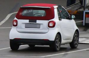 Кабриолет Smart Fortwo сфотографировали без камуфляжа