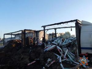 В Орше сгорела фура перевозившая 12 тонн льноволокна 