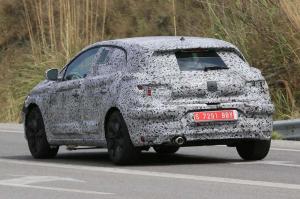 Шпионские снимки Renault Megane 2016 года 