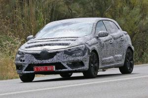 Шпионские снимки Renault Megane 2016 года 