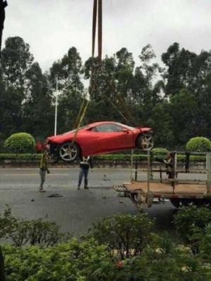 В Китае попал в аварию владелец Ferrari 458 Italia 