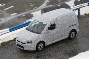Шпионские снимки Skoda Roomster 2016 года 