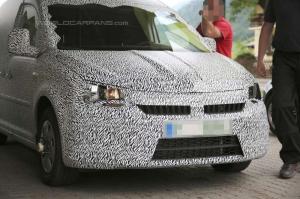 Шпионские снимки Skoda Roomster 2016 года 