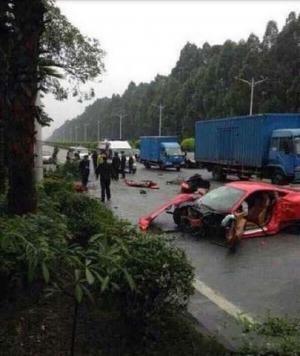 В Китае попал в аварию владелец Ferrari 458 Italia 