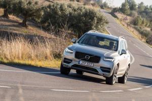 Автомобиль Volvo XC90 уже доступен в российских рублях