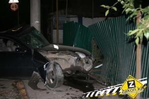 В жуткую аварию попала водитель Toyota в Алматы 