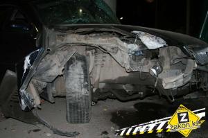 В жуткую аварию попала водитель Toyota в Алматы 