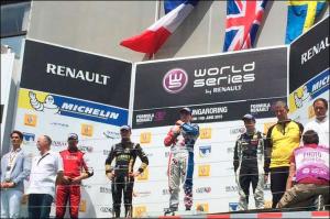 WSR: Роуланд выиграл воскресную гонку