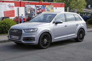 Топовая версия новой Audi Q7 замечена без камуфляжа