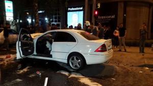 Три человека пострадали при столкновении двух Mercedes в Алматы 