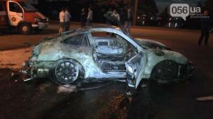 Смертельное ДТП в Днепропетровске: Porsche 911 GT3 сгорел дотла