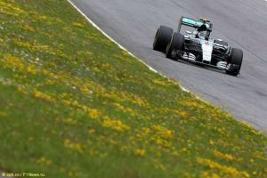Нико Росберг: Ferrari определённо нас догоняет