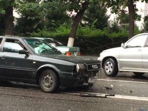 ДТП в Алматы: водитель Audi на встречке столкнулся с Mitsubishi 