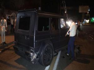 Mercedes-Benz G-Class снес Nissan Note в Алматы 