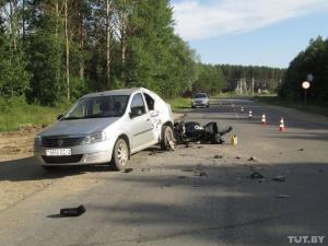 В Гомельском районе Renault не пропустил Suzuki: мотоциклист и пассажир серьезно пострадали