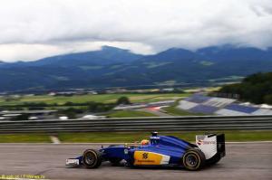 Sauber помешали проблемы с электрикой