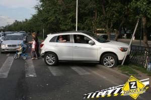 Пожилой пешеход пострадал в результате столкновения двух авто в Алматы 