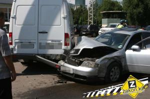 Массовое ДТП с участием 4 авто и двух пешеходов произошло в Алматы 