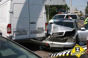 Массовое ДТП с участием 4 авто и двух пешеходов произошло в Алматы 