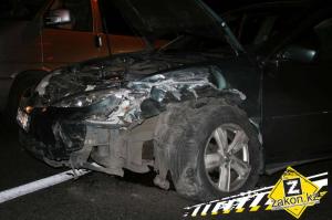 В Алматы Toyota перевернулась после столкновения с микроавтобусом