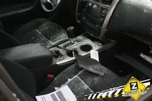 В Алматы водитель Nissan врезался в грузовую машину 