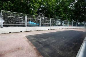 Формула E: В 1-м повороте трассы обновлён асфальт