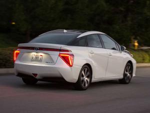 Запас хода водородного седана Toyota Mirai составит более 500 километров