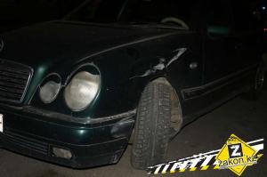 В Алматы водитель Honda перевернул машину объезжая собаку 