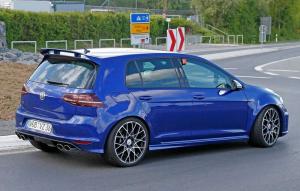 Шпионские снимки Volkswagen Golf R400 2016 года 