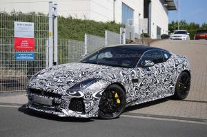Jaguar впервые вывел на тесты F-Type SVR