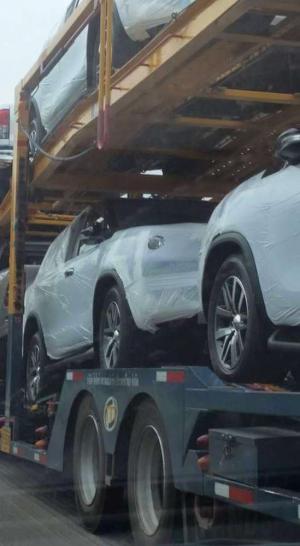Шпионские снимки Toyota Fortuner 2016 года 
