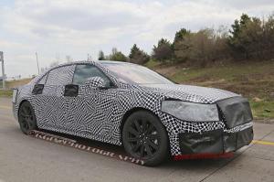 Шпионские снимки Lincoln Continental 2016 года 