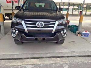 Шпионские снимки Toyota Fortuner 2016 года 