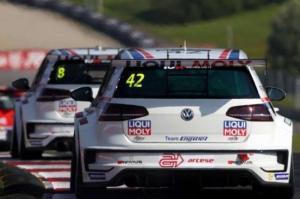 TCR: Пол Роселл приносит дебютную победу Volkswagen Golf