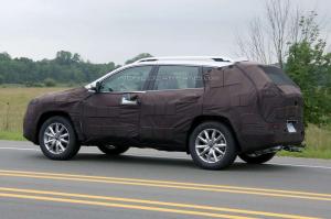 Шпионские снимки Jeep Cherokee 2017 года 
