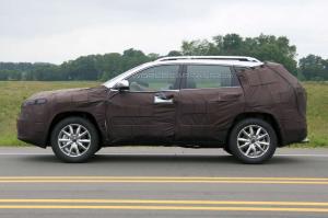 Шпионские снимки Jeep Cherokee 2017 года 