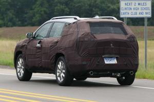 Шпионские снимки Jeep Cherokee 2017 года 