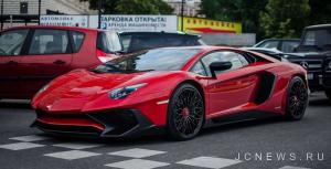 На московских улицах замечен суперкар Lamborghini Aventador SV