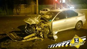 В Алматы автомобиль Lada вылетел на тротуар во время ДТП 