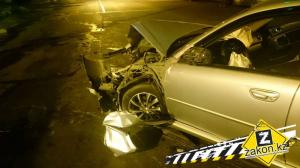 В Алматы автомобиль Lada вылетел на тротуар во время ДТП 