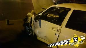 В Алматы автомобиль Lada вылетел на тротуар во время ДТП 