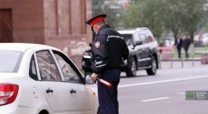 Обязать полицейских подходить к авто в течение 5 минут после его остановки предлагают в РК